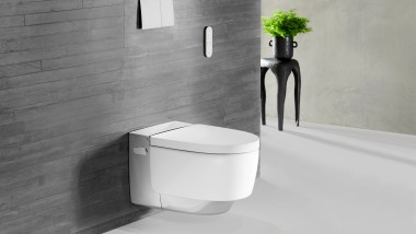 Geberit AquaClean Mera Comfort i krom med Sigma spolplatta