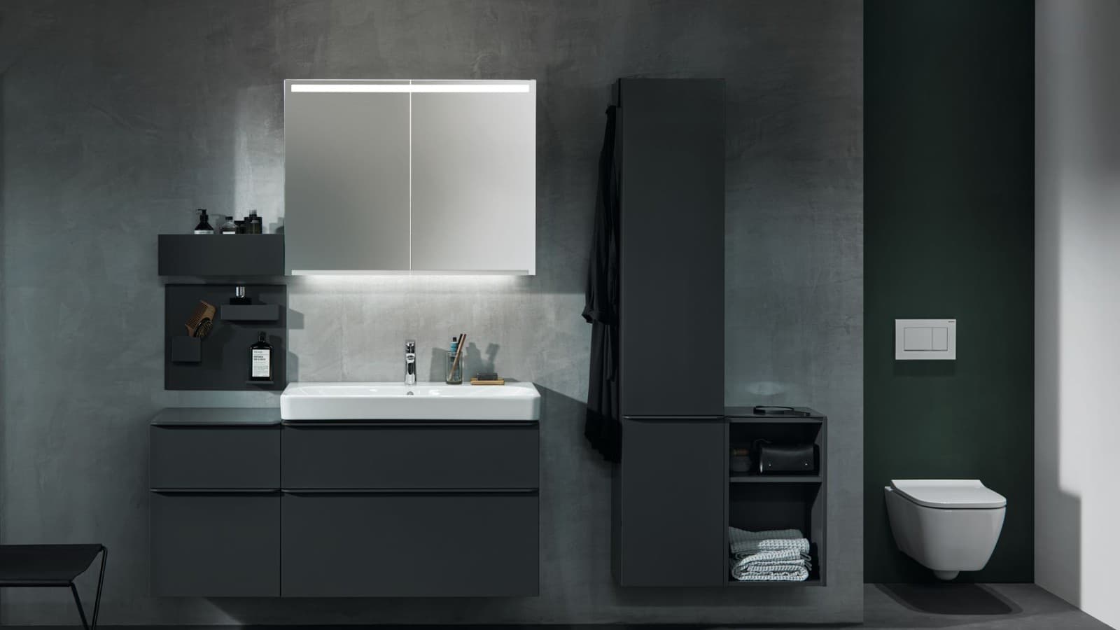 En vägghängd Geberit Smyle Square WC installerad i en nisch En vägghängd Geberit Smyle Square WC installerad i en nisch