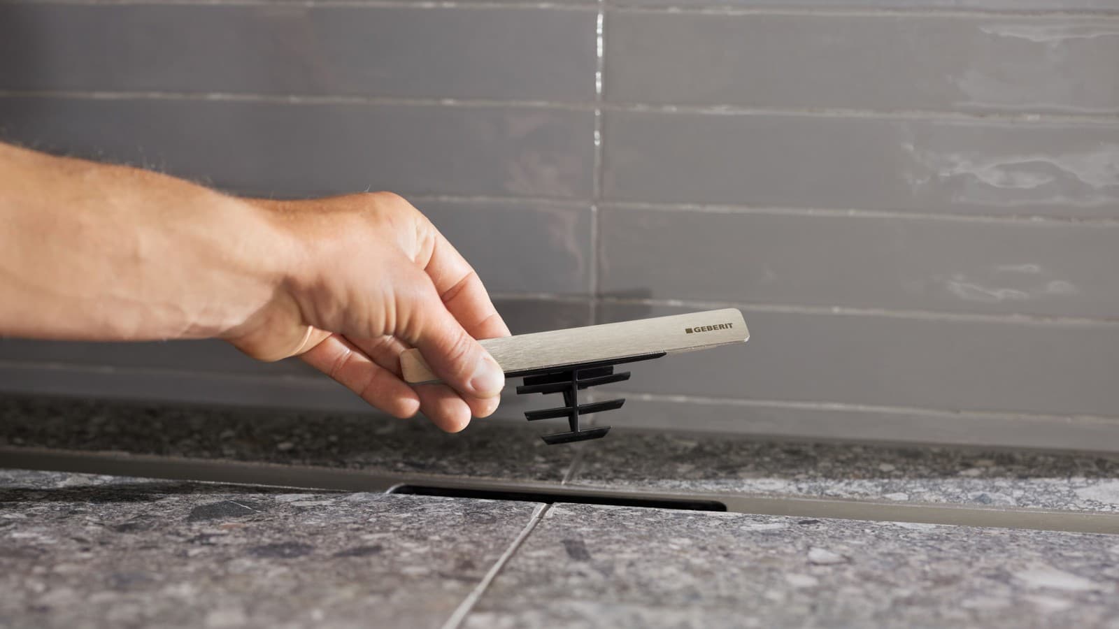 Geberit CleanLine golvränna med integrerad hårsil Geberit CleanLine golvränna med integrerad hårsil