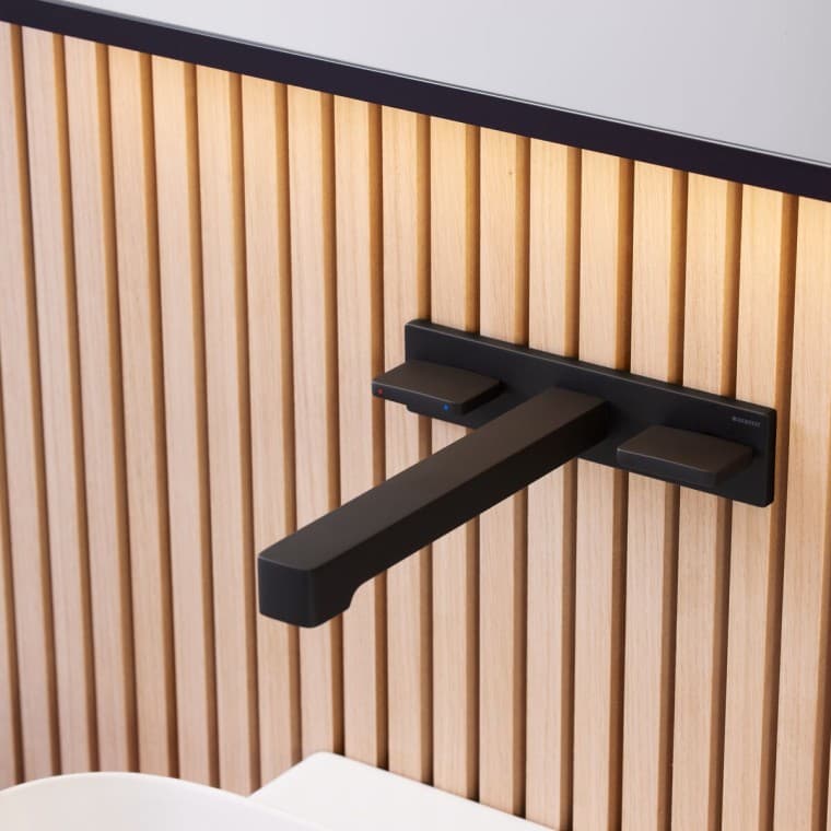 Rektangulär väggmonterad Geberit ONE-blandare i matt svart Rektangulär väggmonterad Geberit ONE-blandare i matt svart