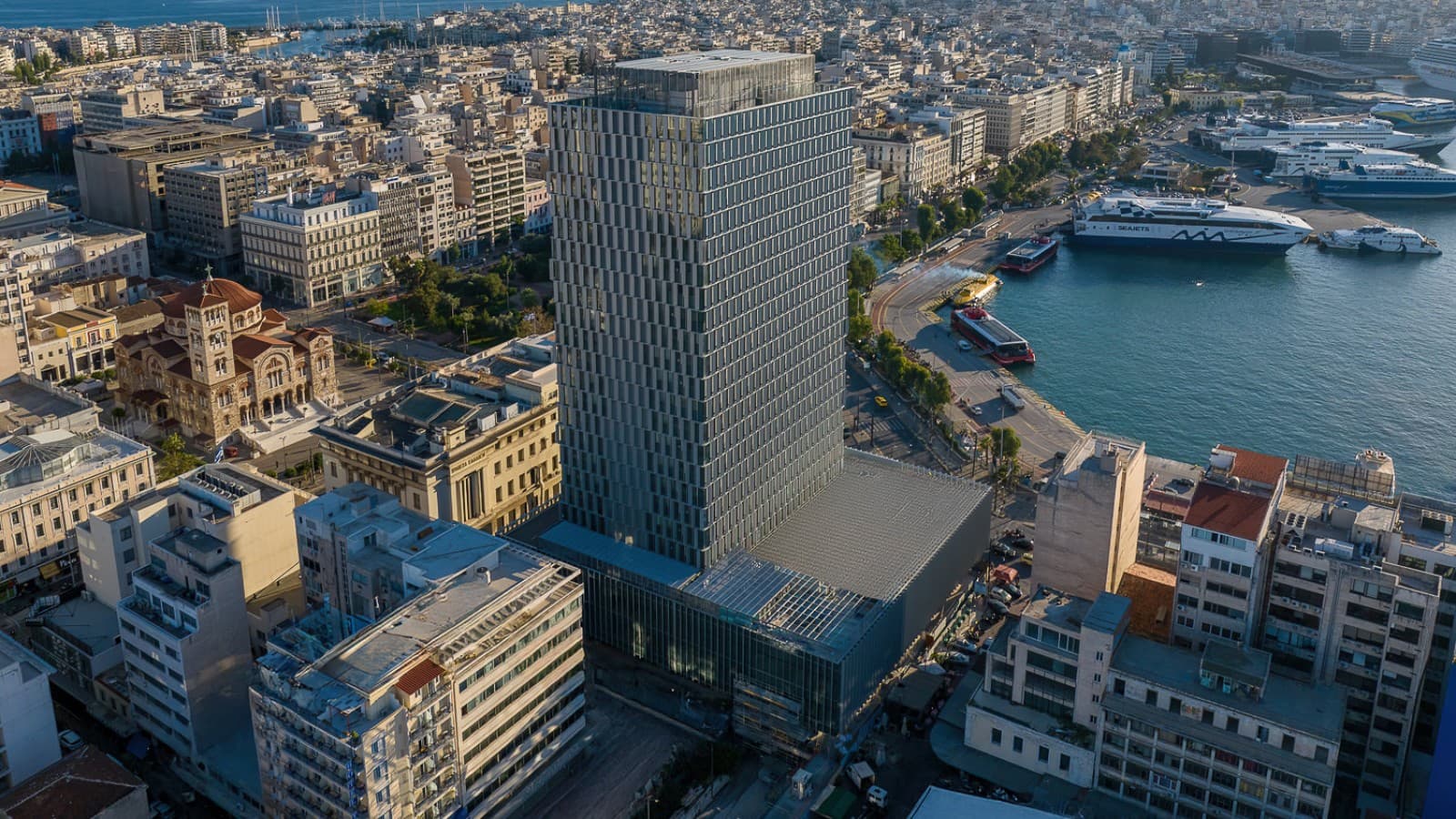 Ett nytt ansikt för den gamle jätten (© George Fakaros) Ett nytt ansikt för den gamle jätten (© George Fakaros)