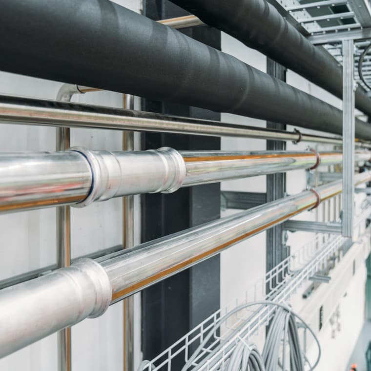 I många industritillämpningar, till exempel tryckluft, ädelgaser och undertryck I många industritillämpningar, till exempel tryckluft, ädelgaser och undertryck